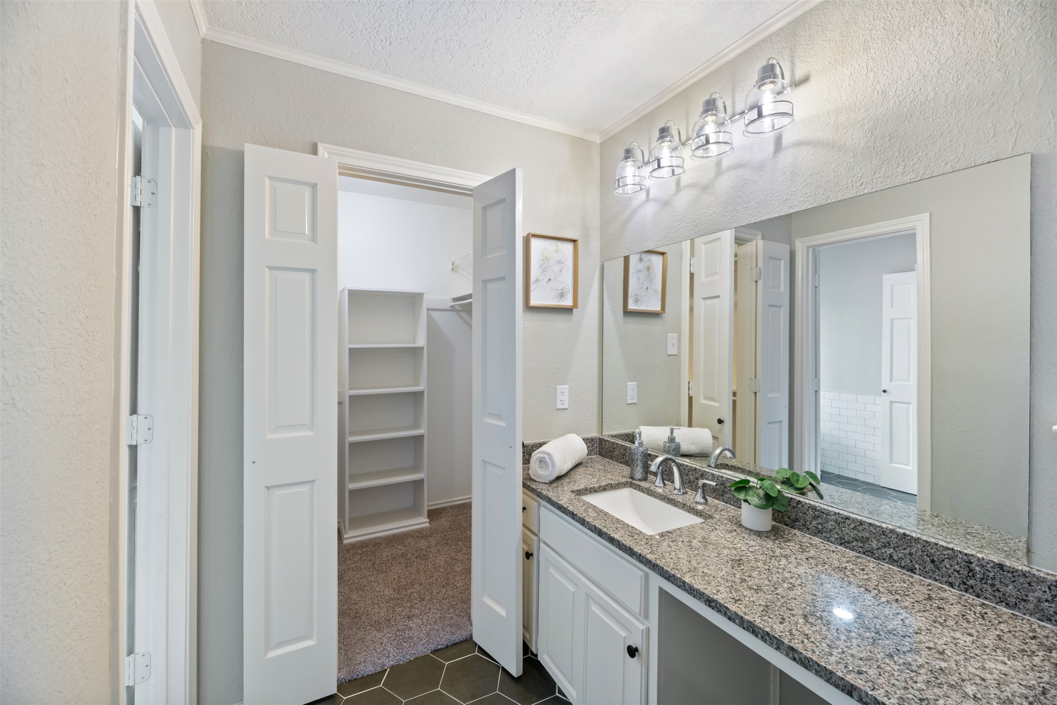 2104 Riverforest Court Arlington TX 76017