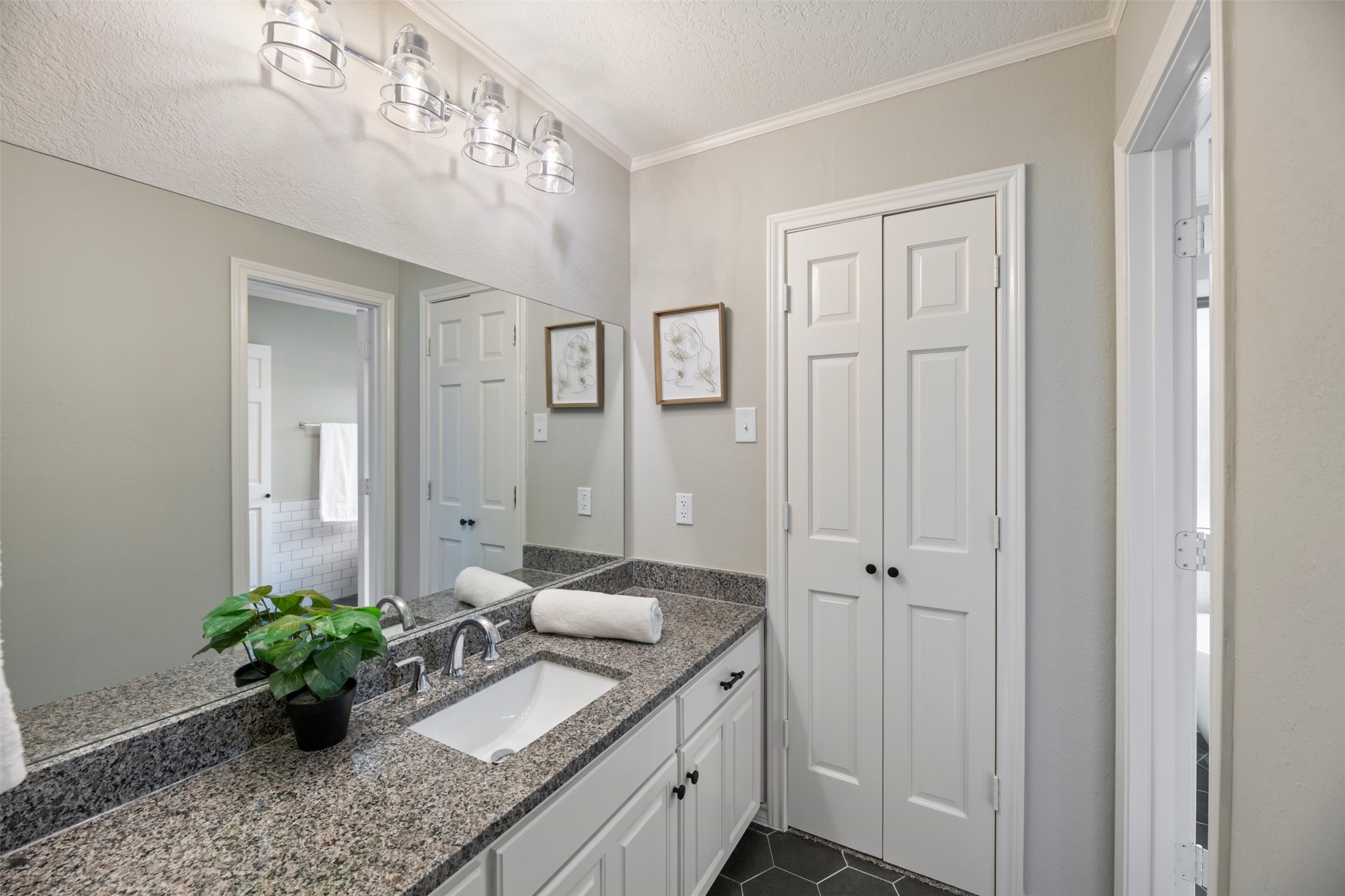 2104 Riverforest Court Arlington TX 76017