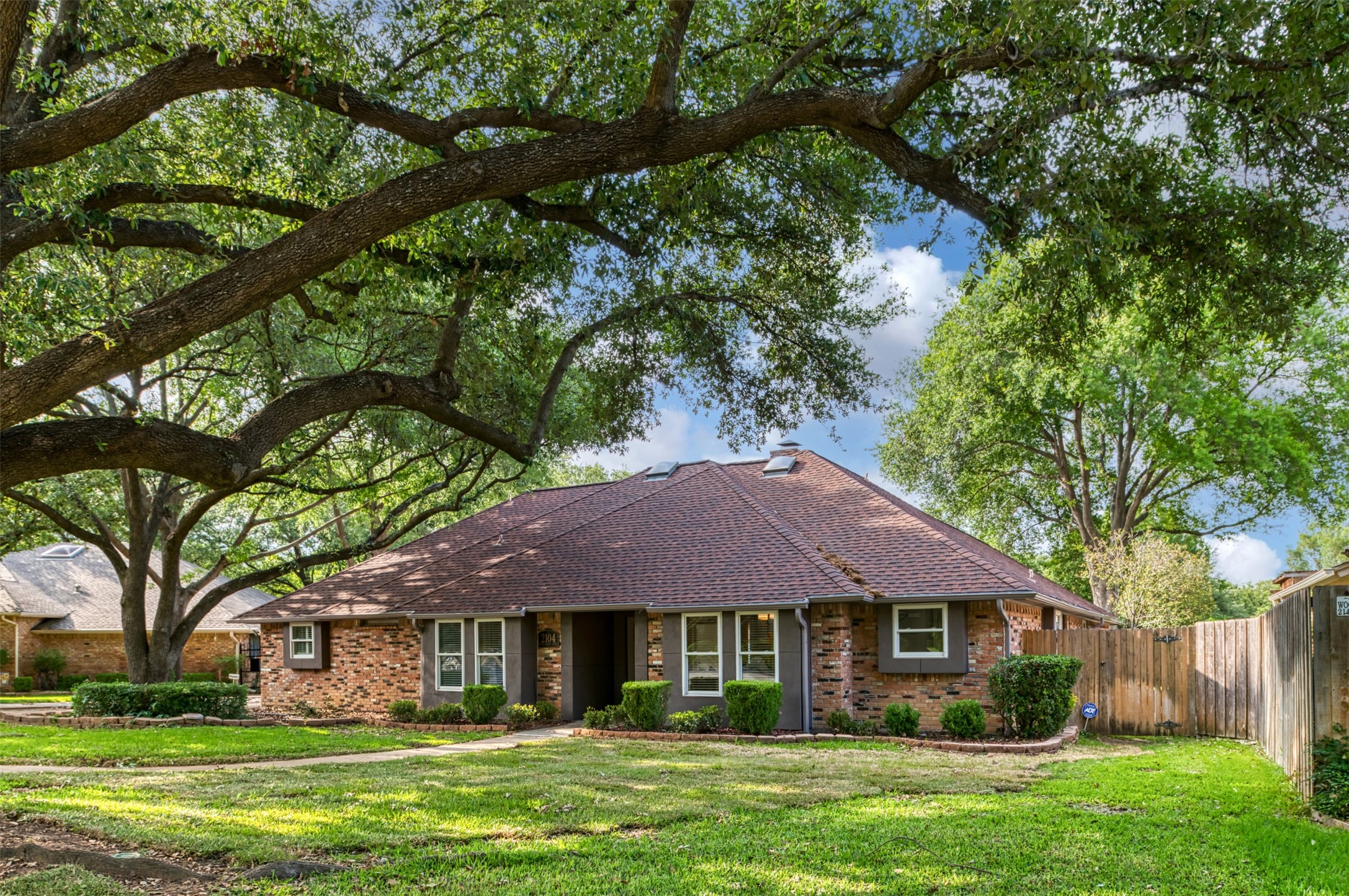 2104 Riverforest Court Arlington TX 76017