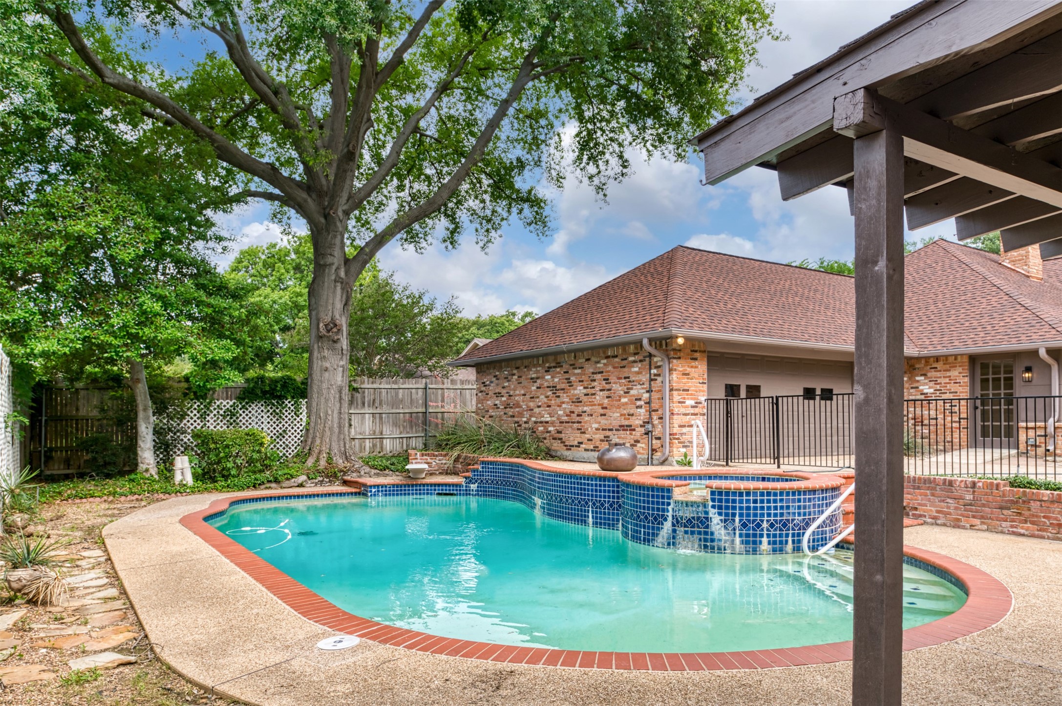 2104 Riverforest Court Arlington TX 76017