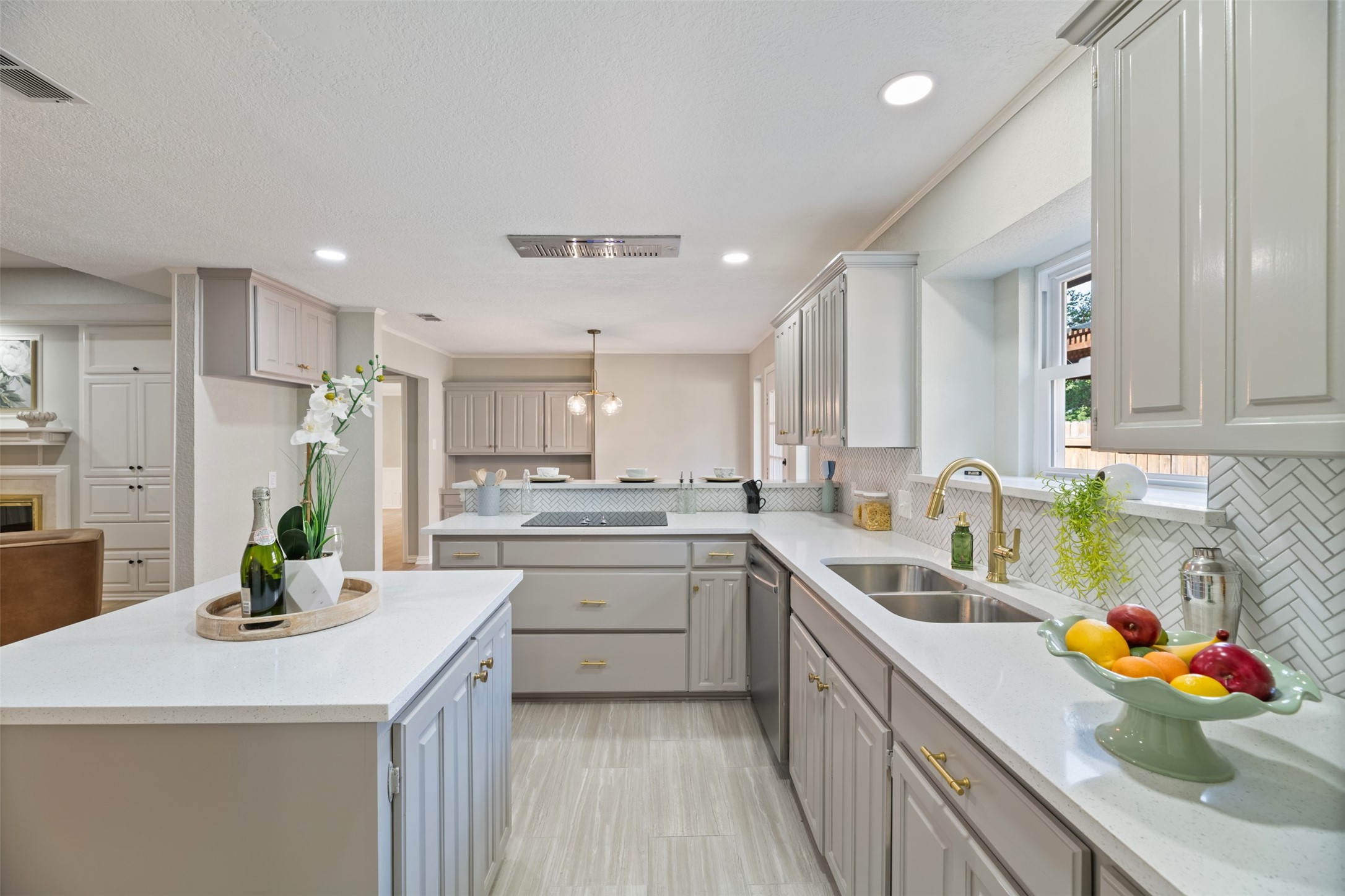 2104 Riverforest Court Arlington TX 76017