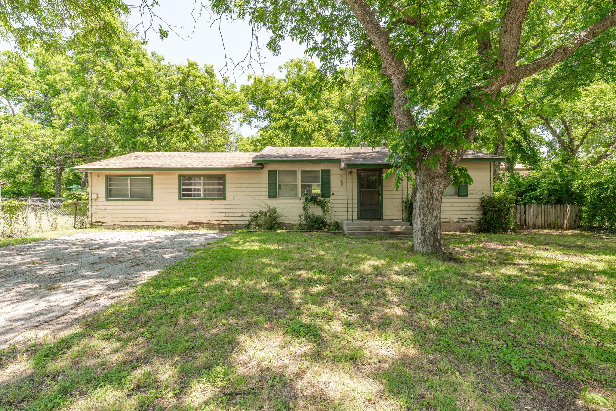 291 N Dale Avenue Stephenville TX 76401