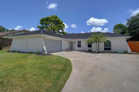 3304 Robinhood Court Bedford TX 76021