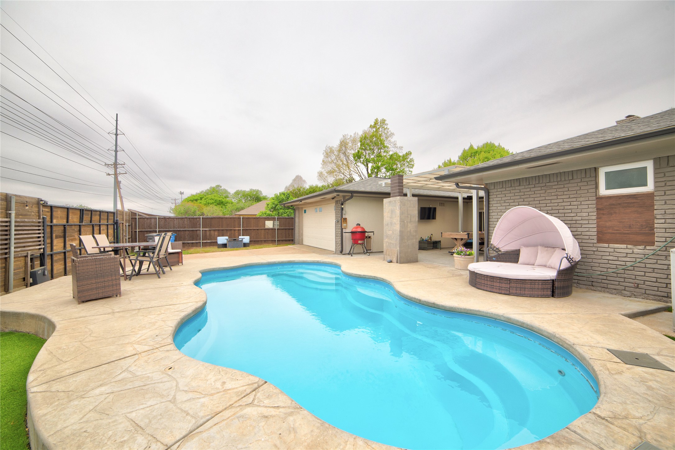 6822 Saint Anne Street Dallas TX 75248