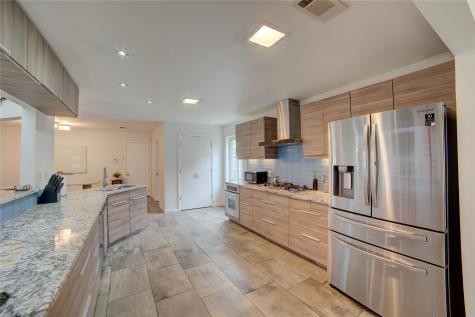 6822 Saint Anne Street Dallas TX 75248