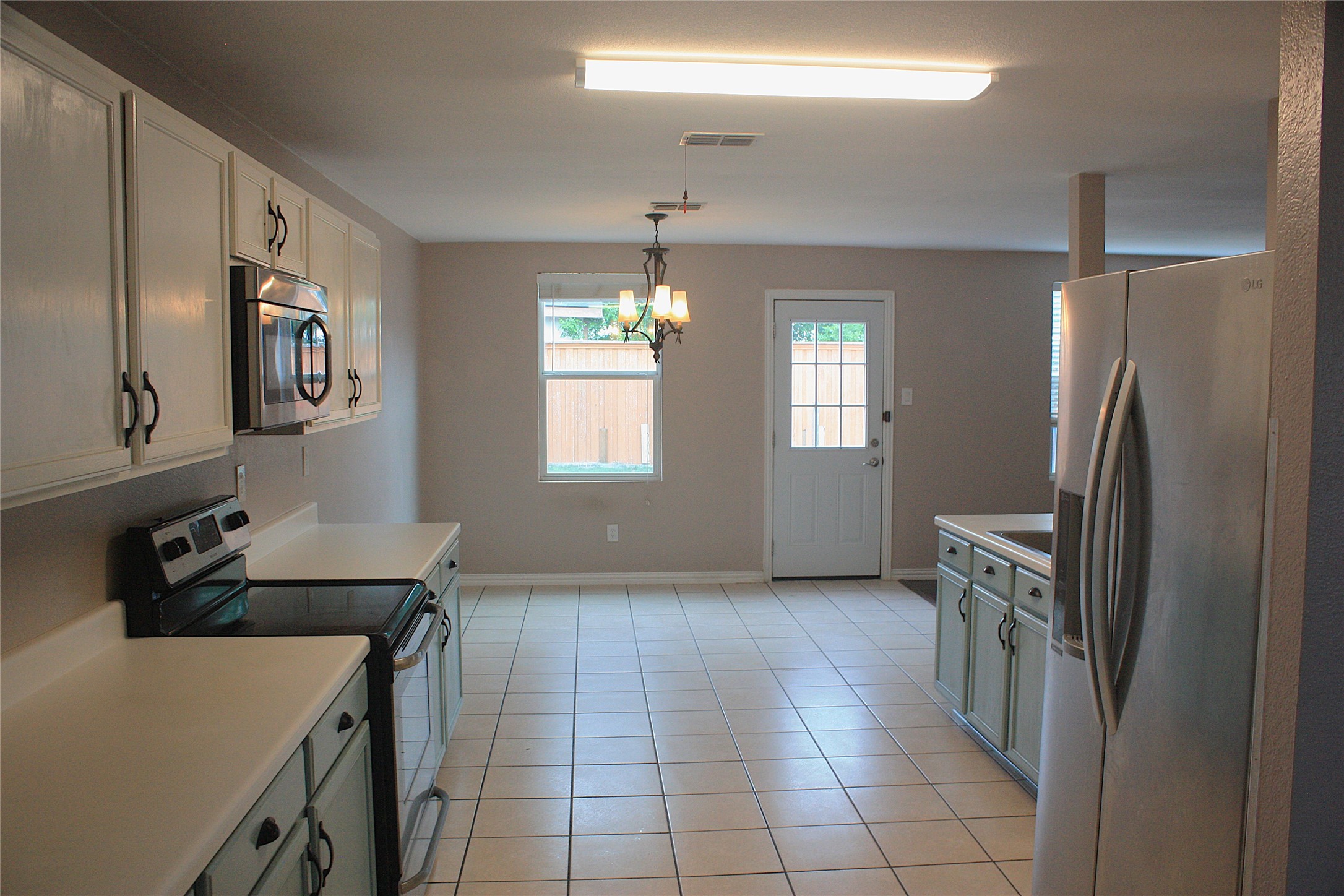 1328 Dandelion Trail Burleson TX 76028