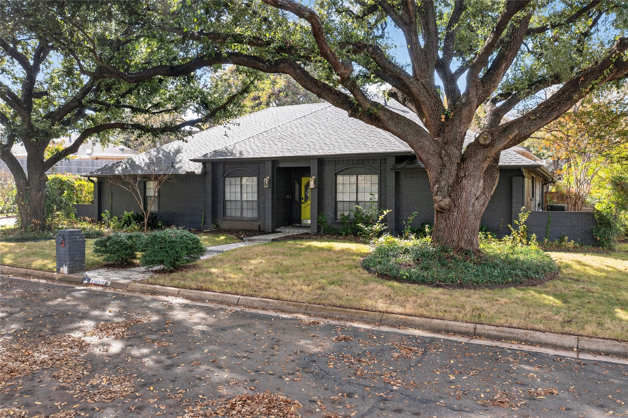 3900 N Shadycreek Drive Arlington TX 76013