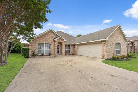 616 Laura Lane Grand Prairie TX 75052