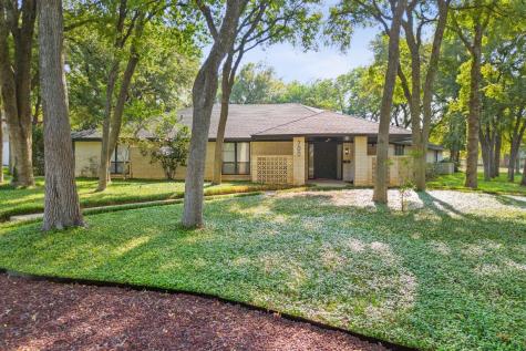 700 Havenwood Lane S Fort Worth TX 76112