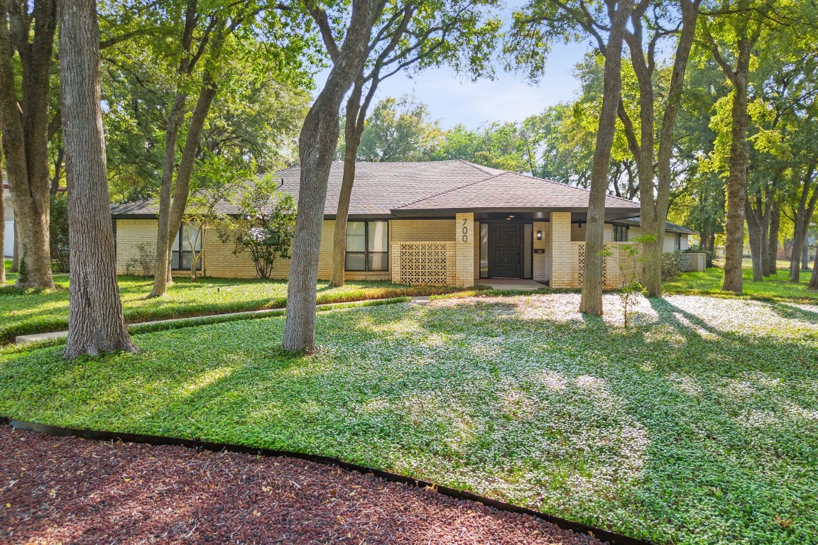 700 Havenwood Lane S Fort Worth TX 76112