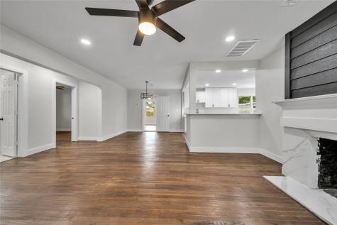 2615 Bowling Green Avenue Dallas TX 75216