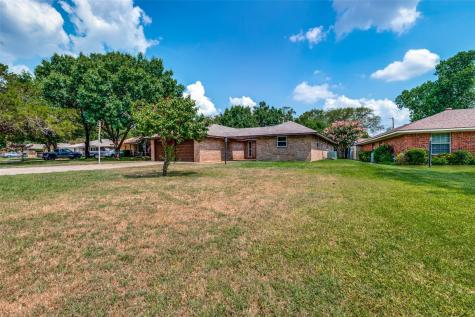 1703 Northwood Court Arlington TX 76012