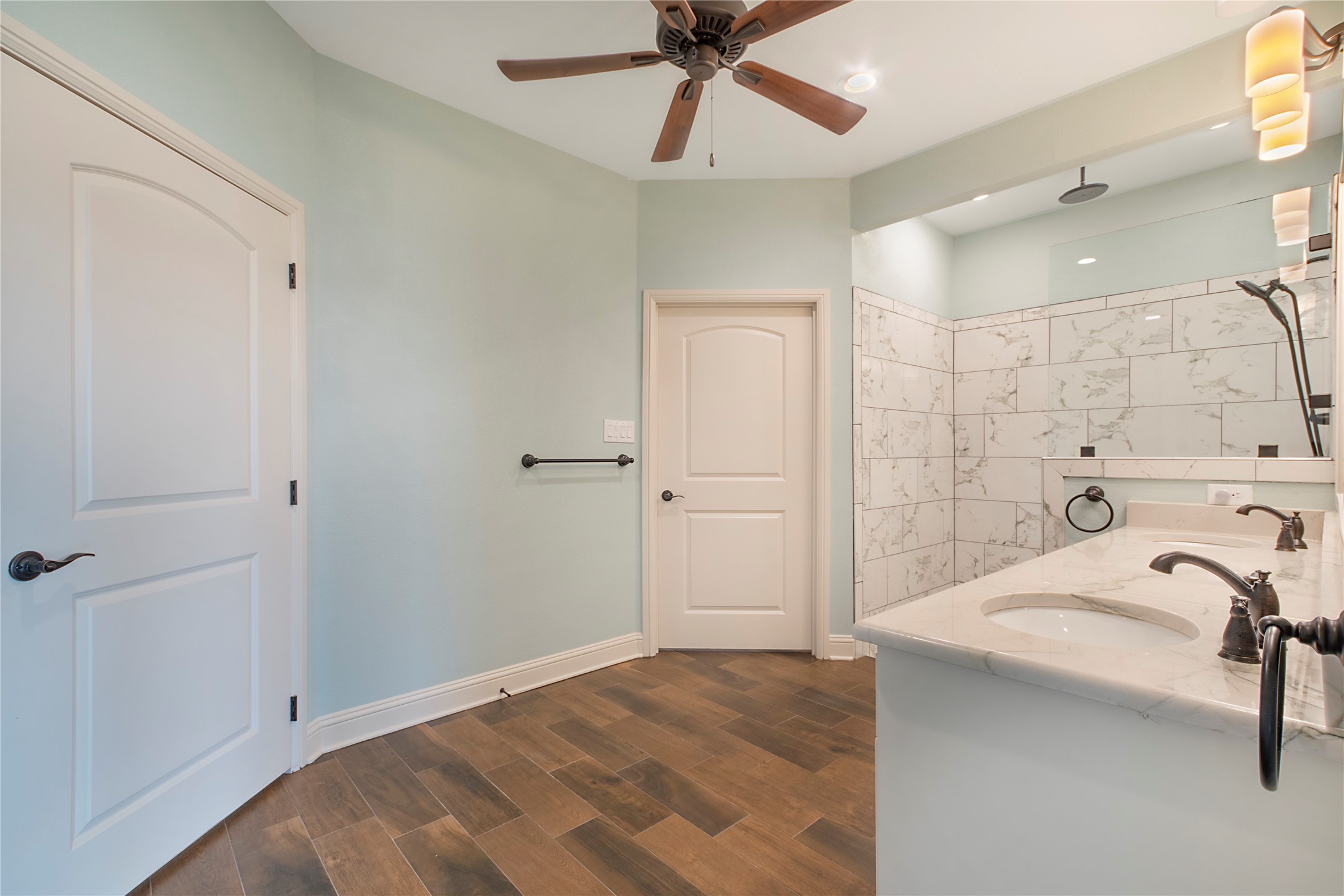 114 Oak Springs Loop Mabank TX 75147