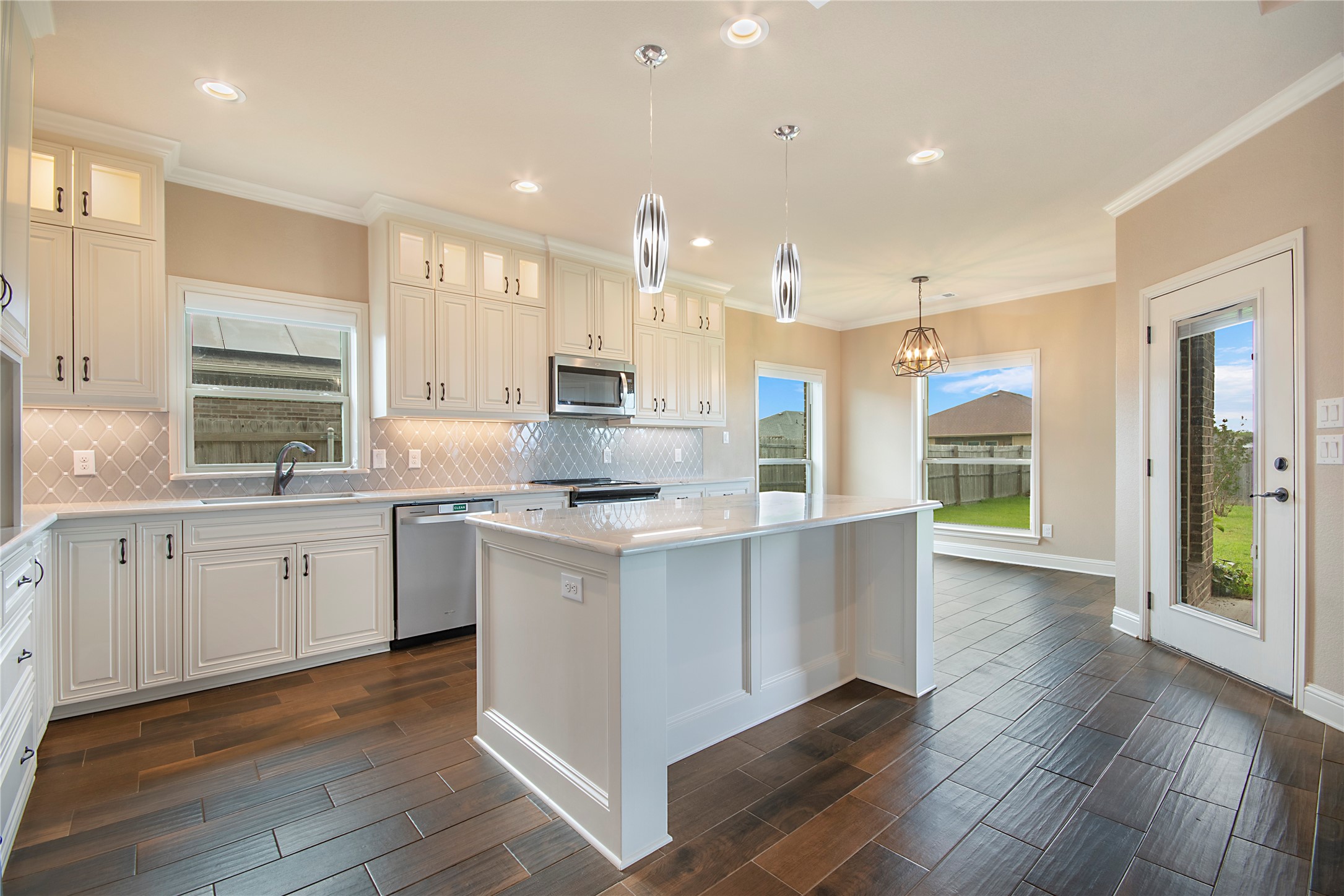 114 Oak Springs Loop Mabank TX 75147