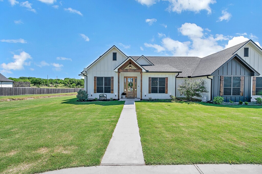 195 Rayford Drive Lorena TX 76655