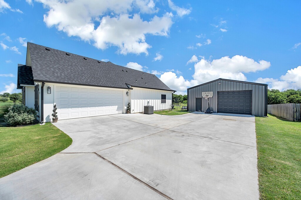 195 Rayford Drive Lorena TX 76655