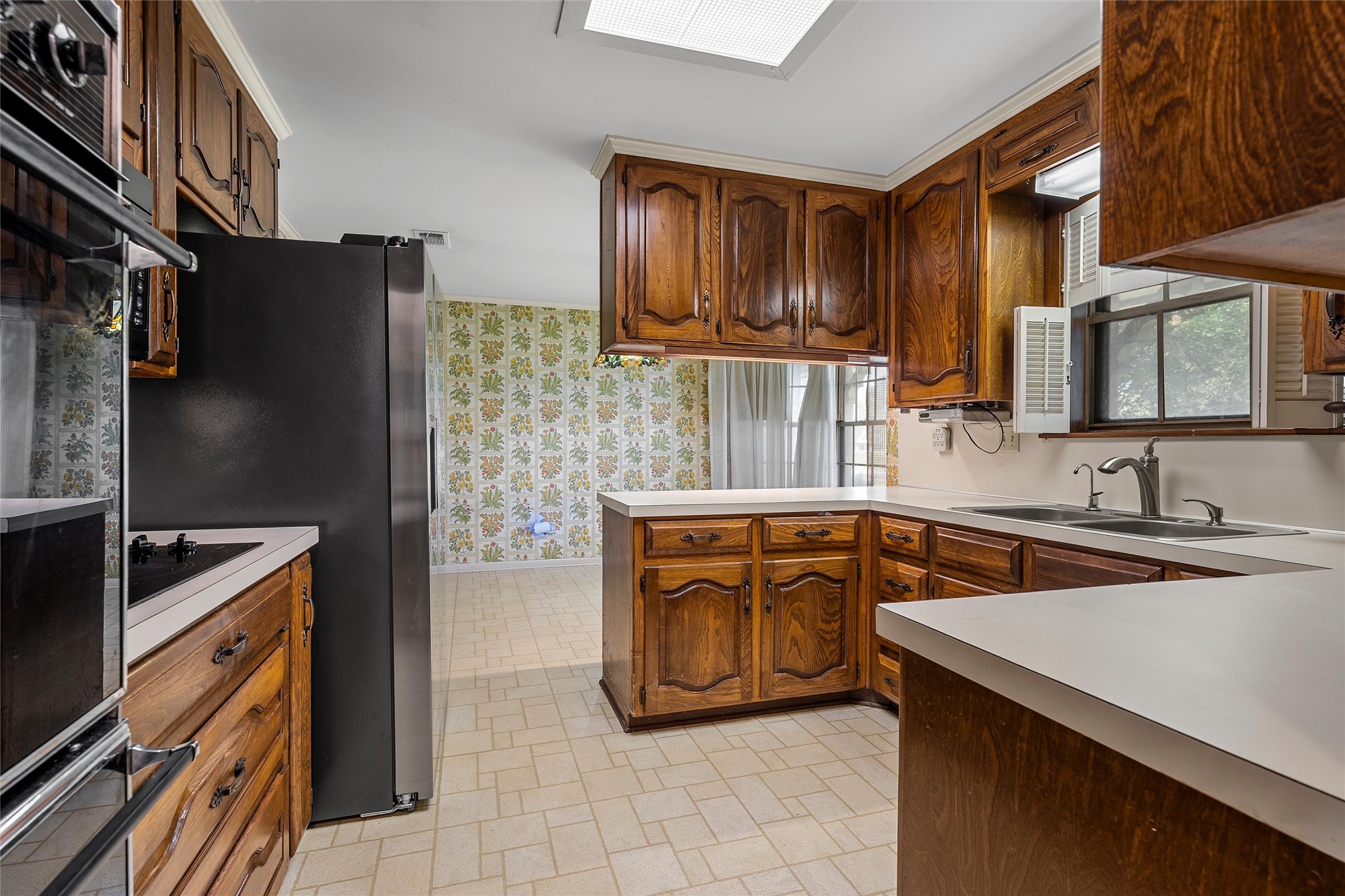 219 Opal Hewitt TX 76643