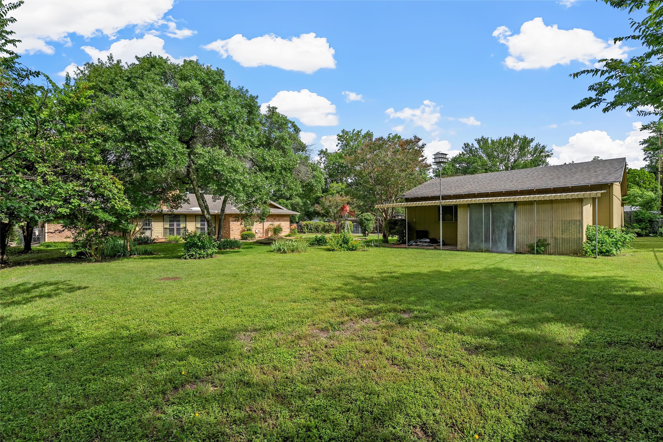 219 Opal Hewitt TX 76643