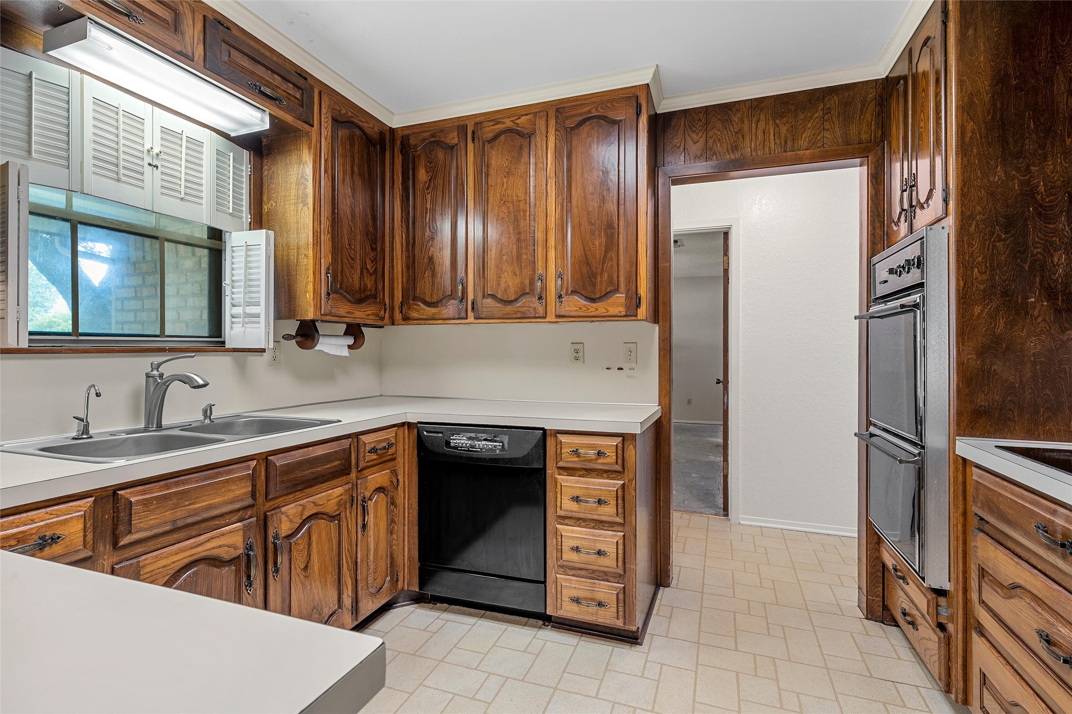 219 Opal Hewitt TX 76643