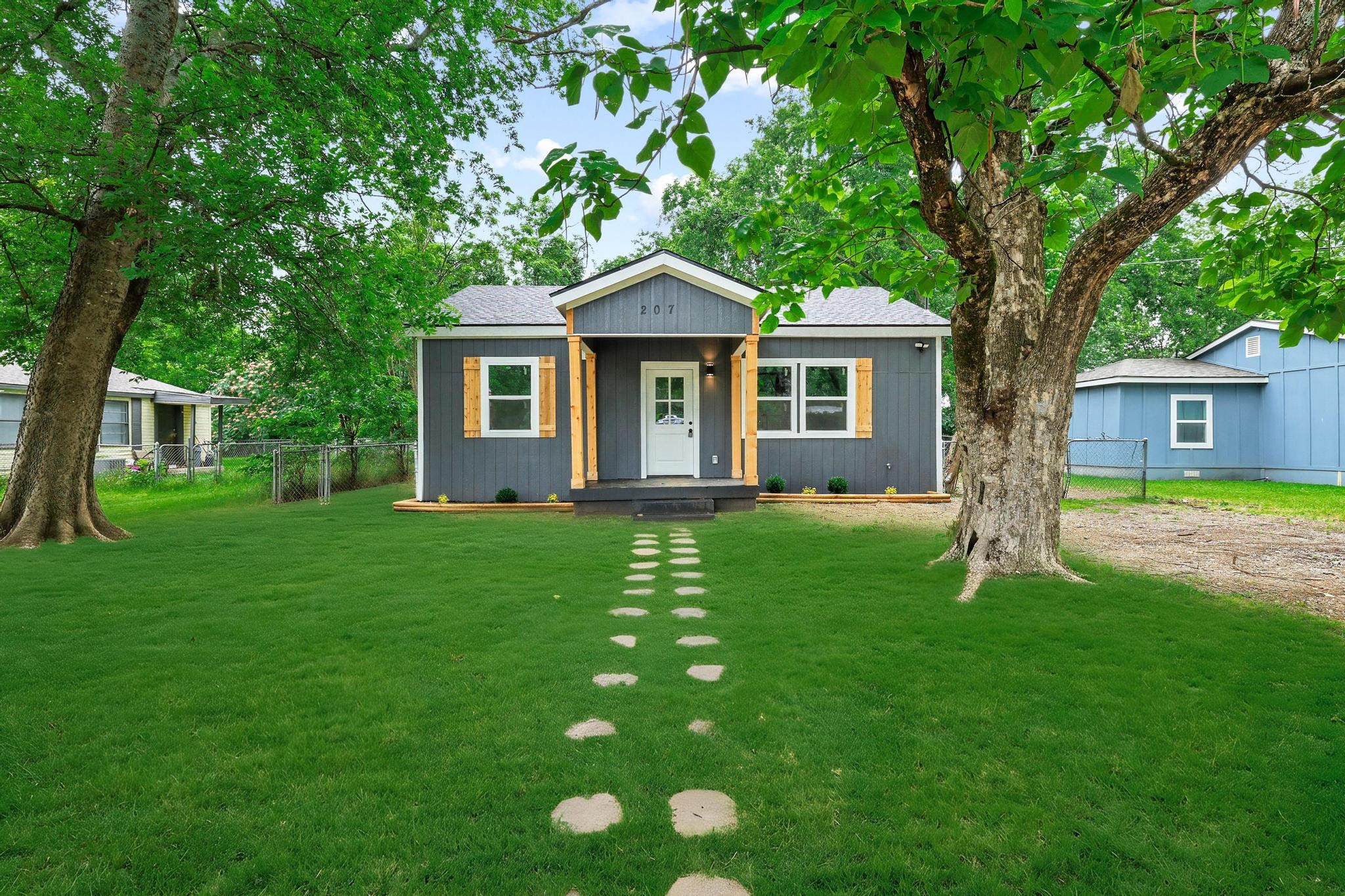 207 Pecan Street Whitesboro TX 76273