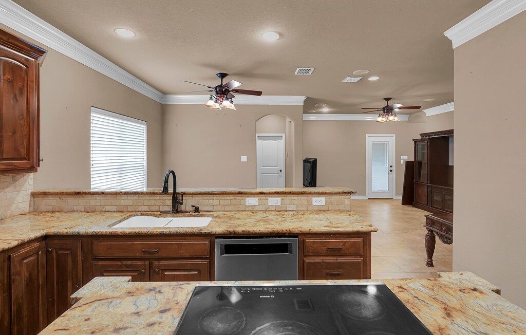 1405 Val Halla Park Robinson TX 76706