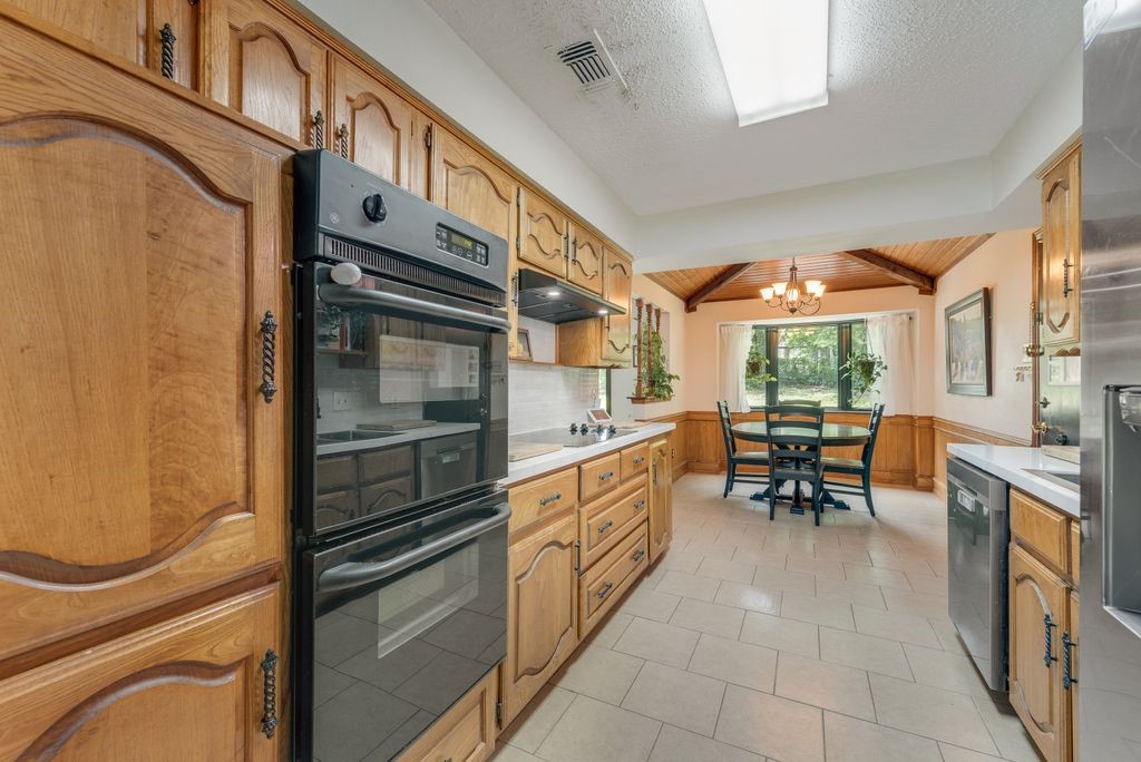 710 Bow Creek Court Duncanville TX 75116