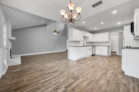 213 Meadowhill Drive Benbrook TX 76126