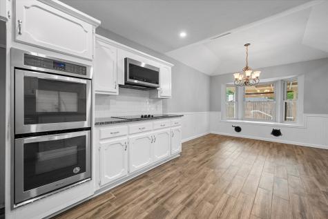 213 Meadowhill Drive Benbrook TX 76126