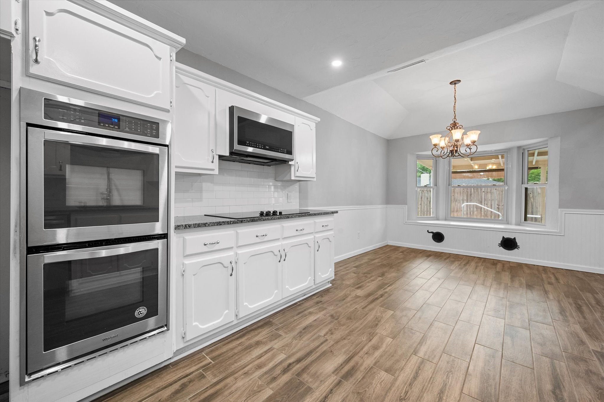 213 Meadowhill Drive Benbrook TX 76126