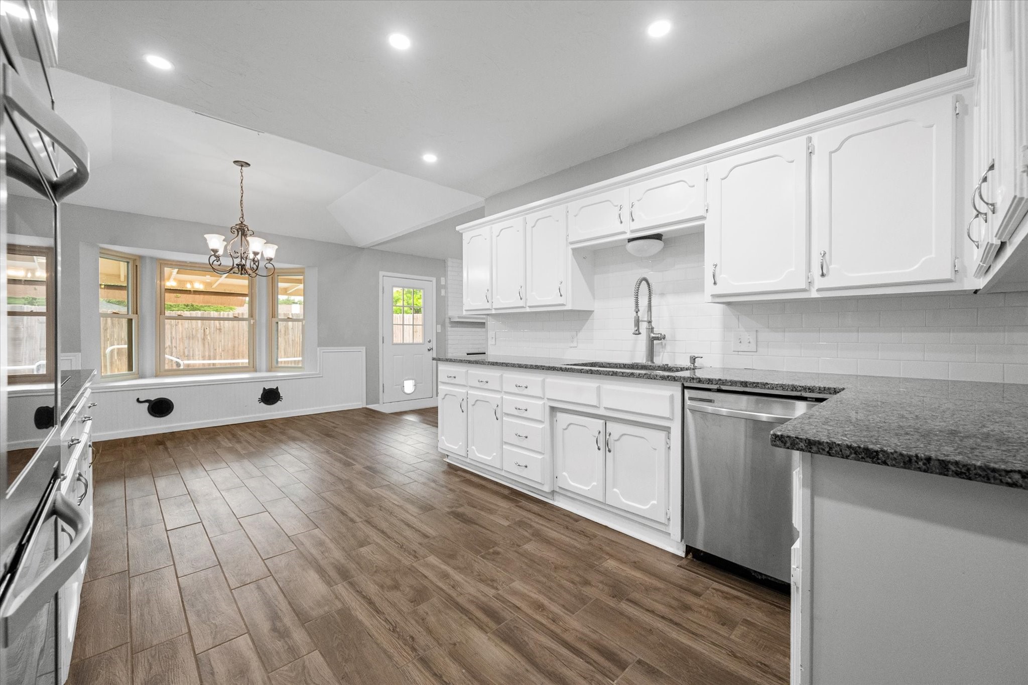 213 Meadowhill Drive Benbrook TX 76126