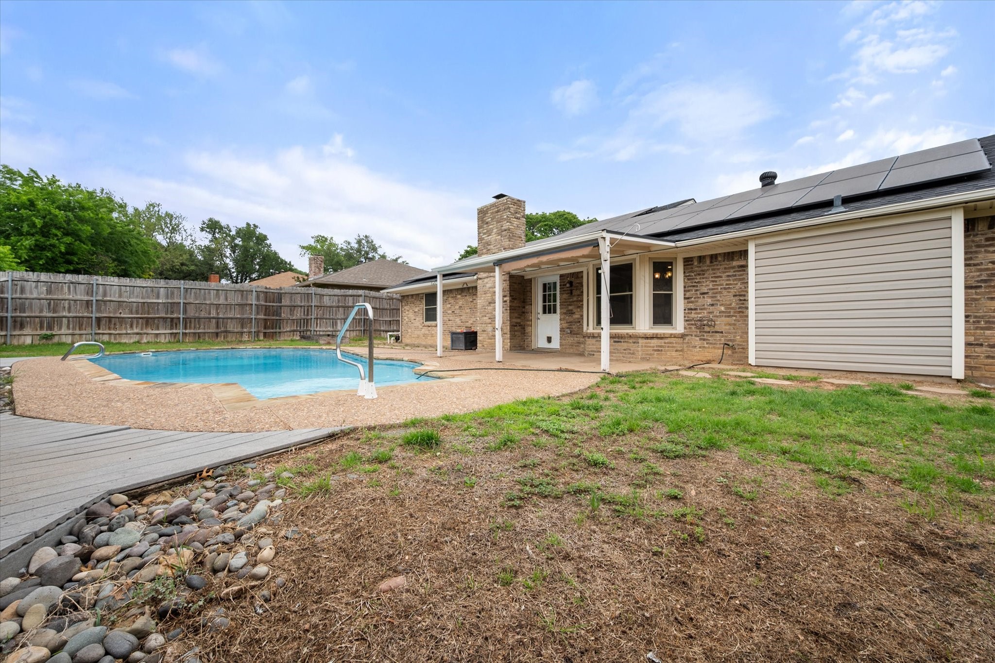 213 Meadowhill Drive Benbrook TX 76126