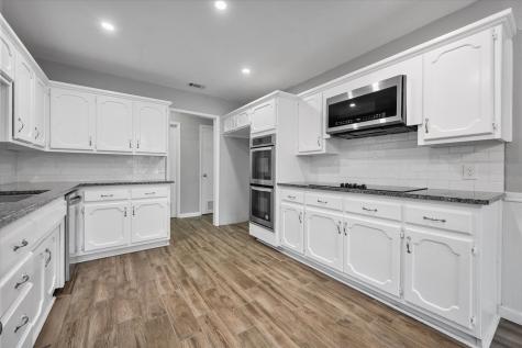 213 Meadowhill Drive Benbrook TX 76126