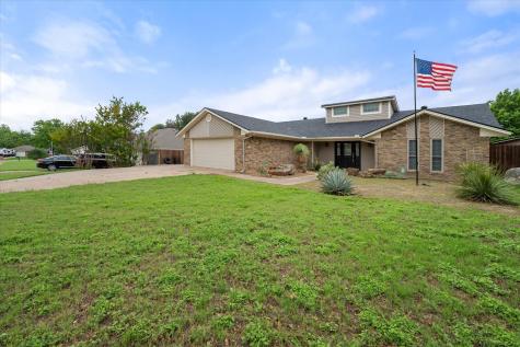 213 Meadowhill Drive Benbrook TX 76126
