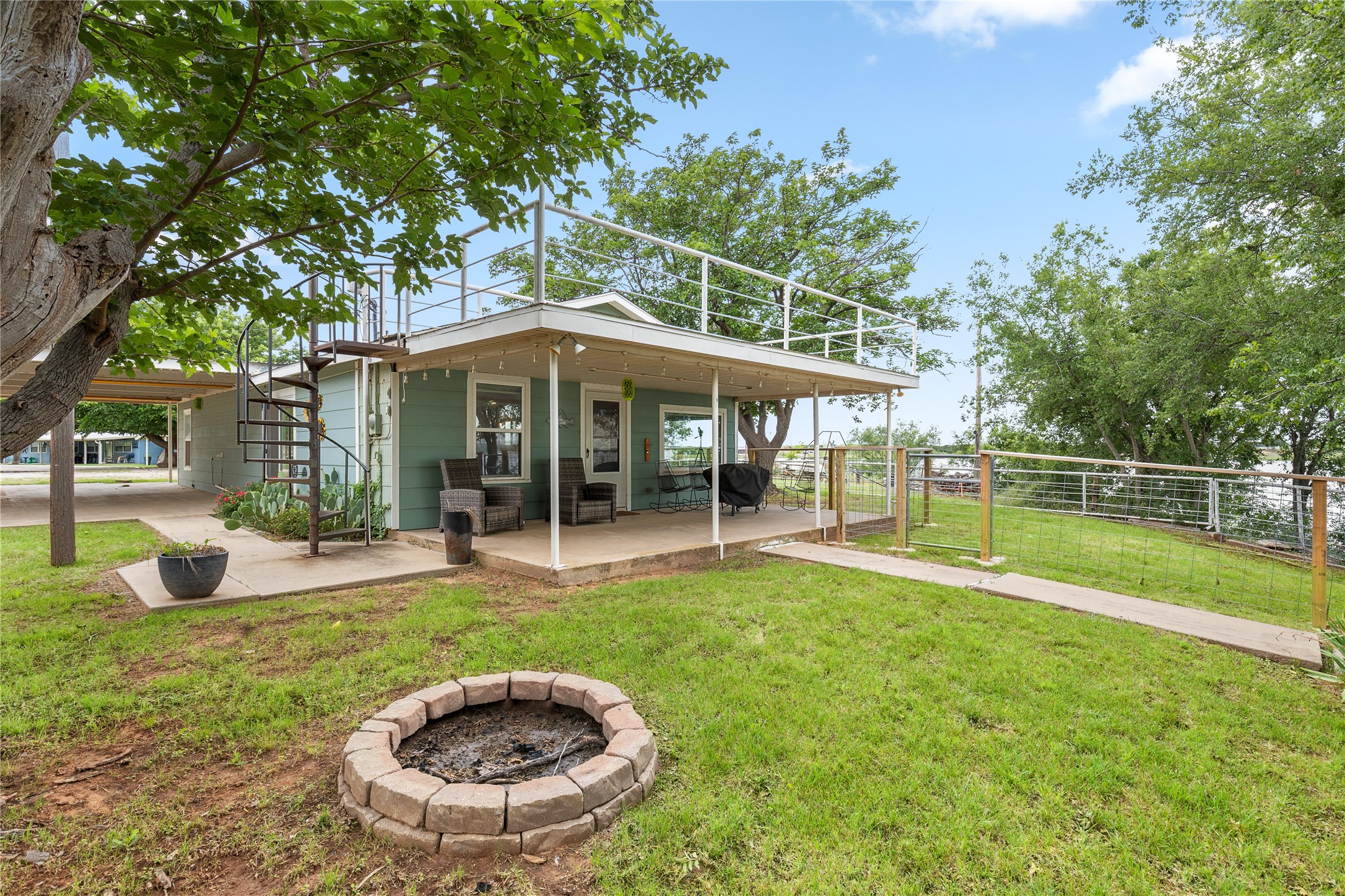 326 Moonshine Circle Seymour TX 76380