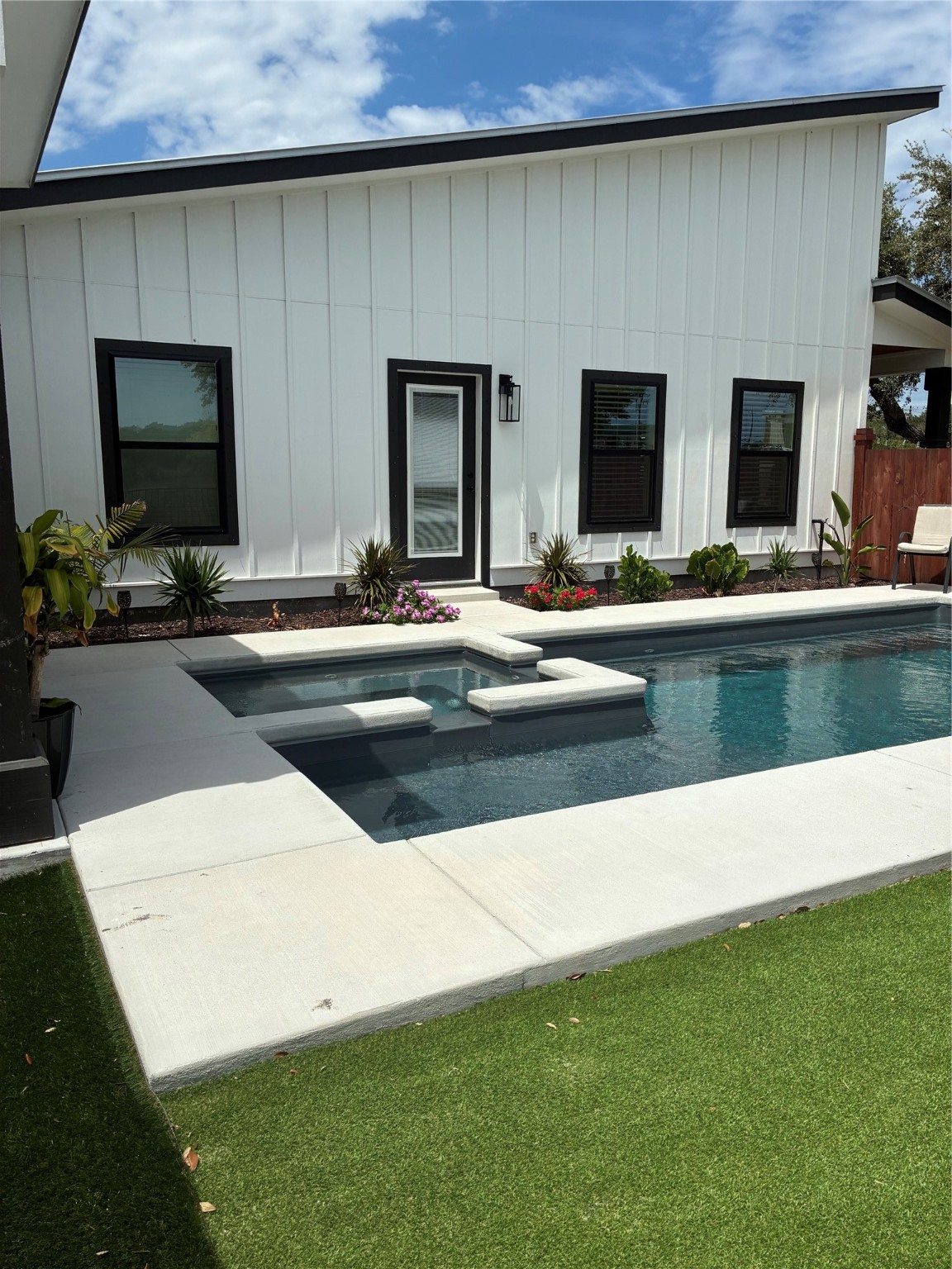 1617 W Terrace Boulevard Rockport TX 78382