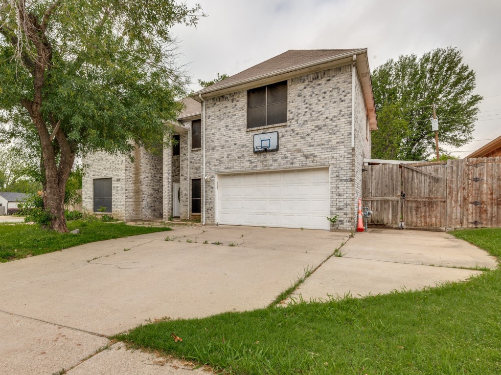 1145 Briar Oaks Drive Irving TX 75060