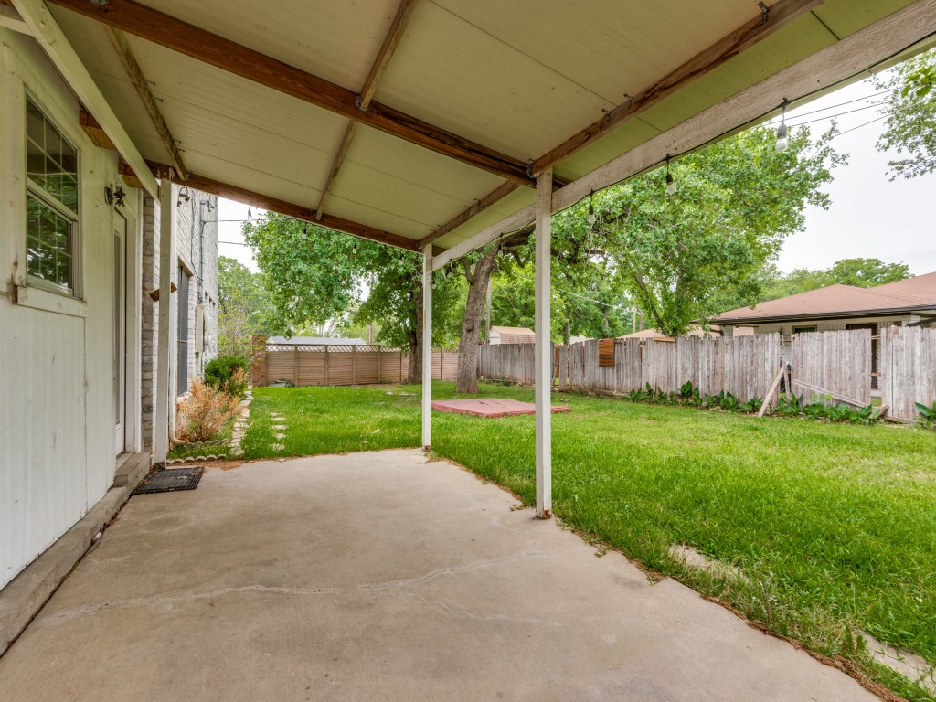 1145 Briar Oaks Drive Irving TX 75060