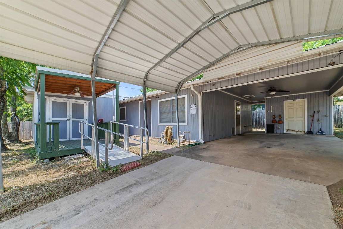 100 N Mckinney Street De Leon TX 76444