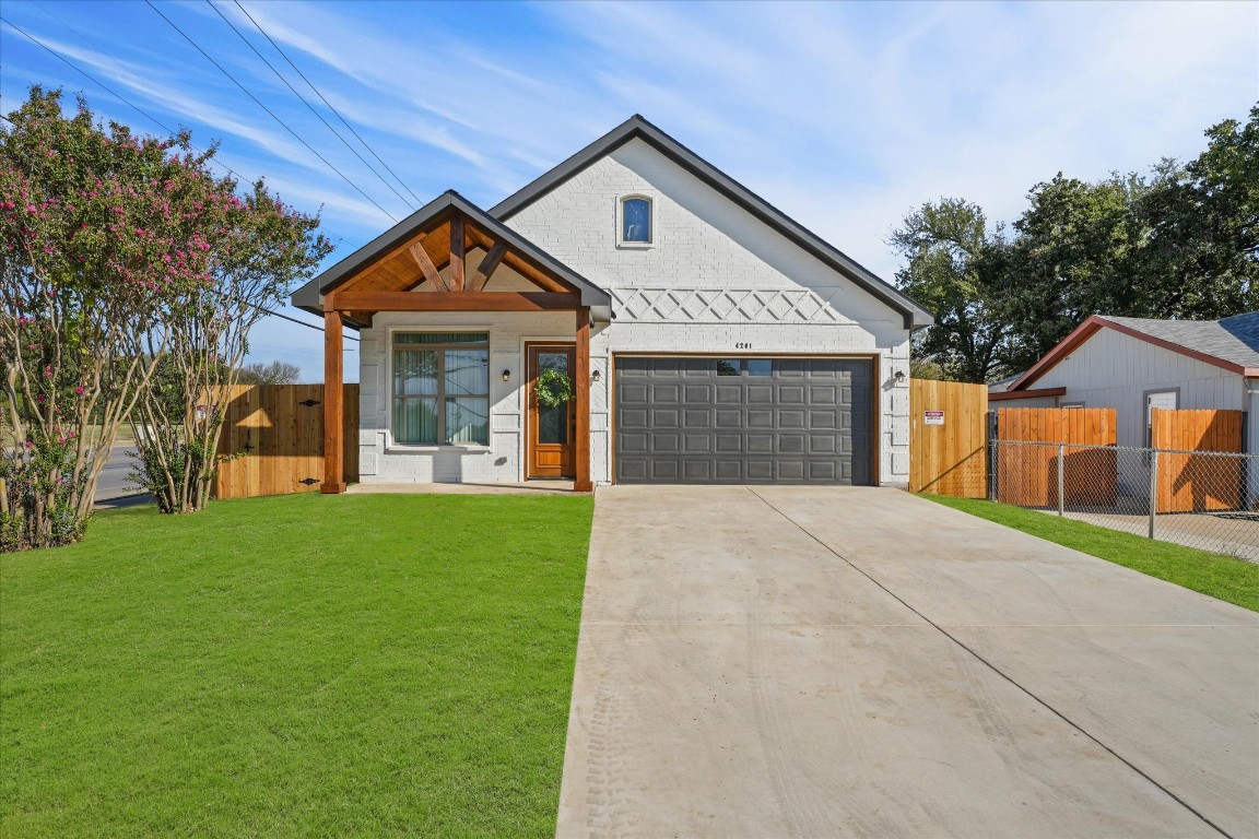 4201 Avenue M Fort Worth TX 76105