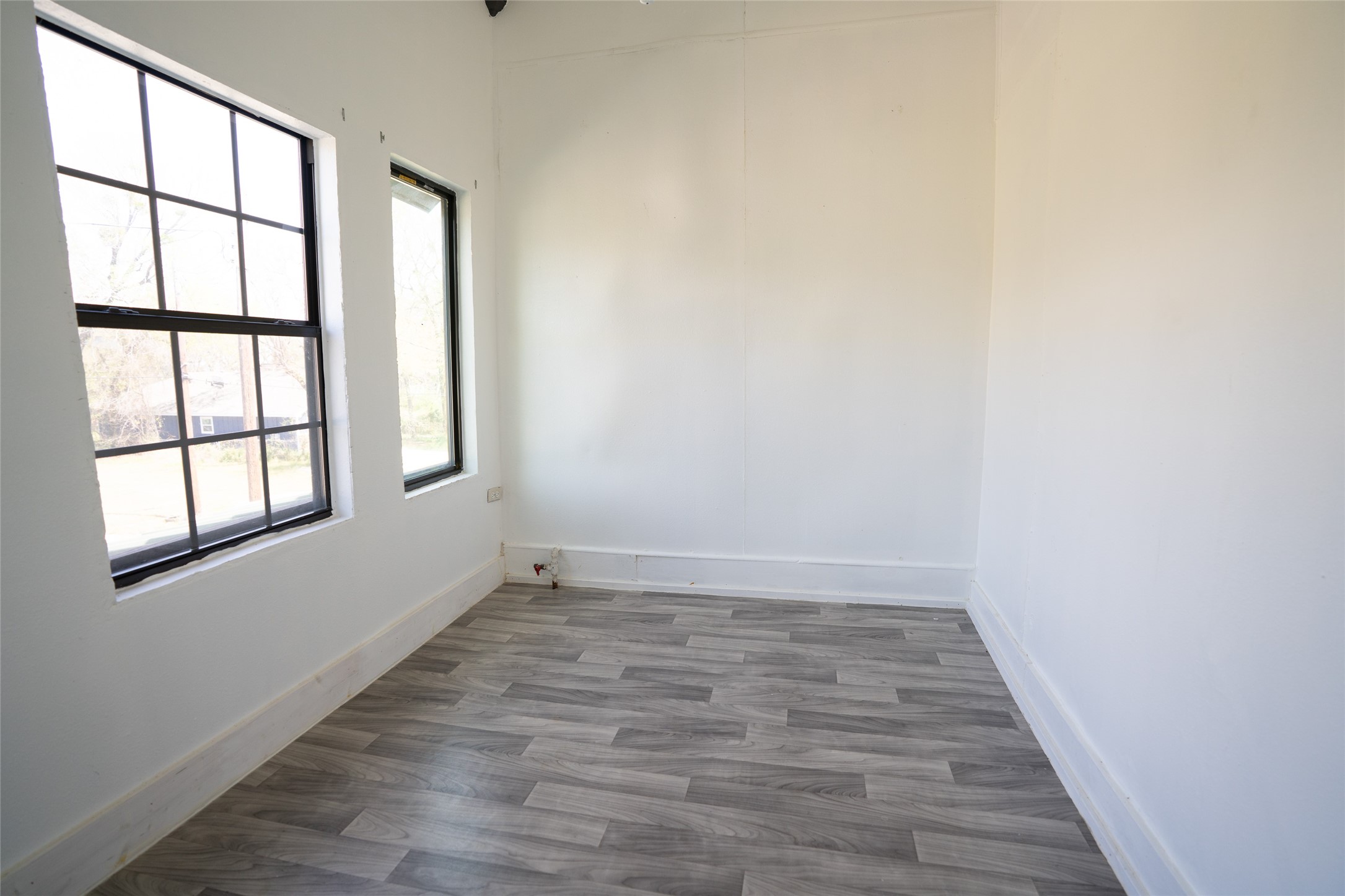 631 W Austin Paris TX 75460