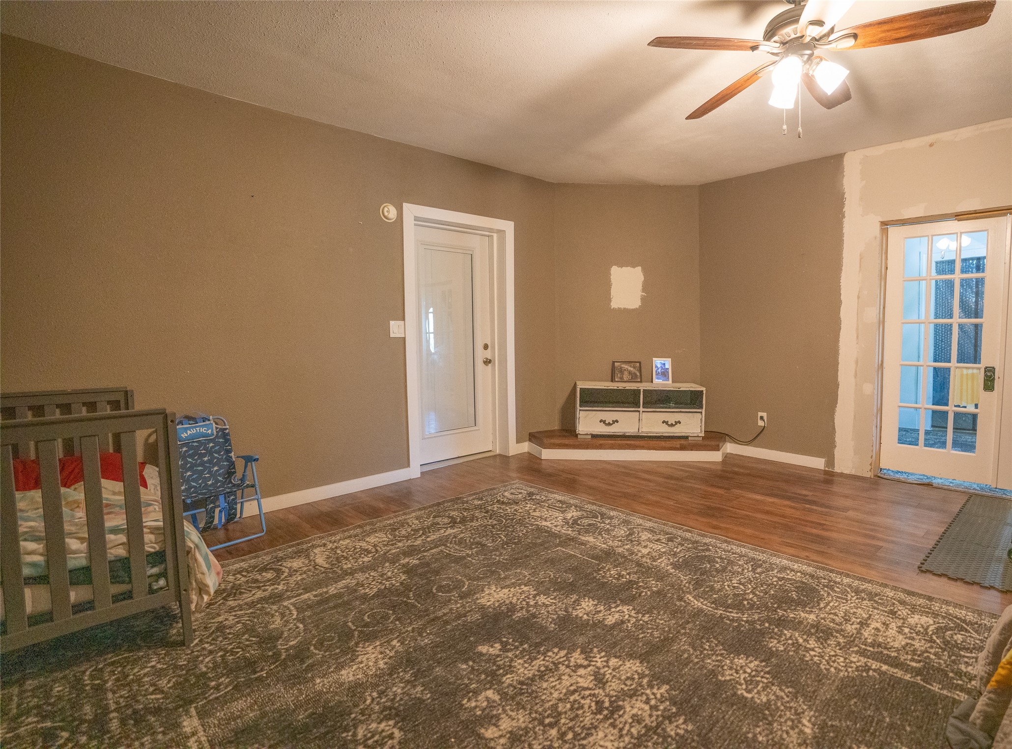 631 W Austin Paris TX 75460