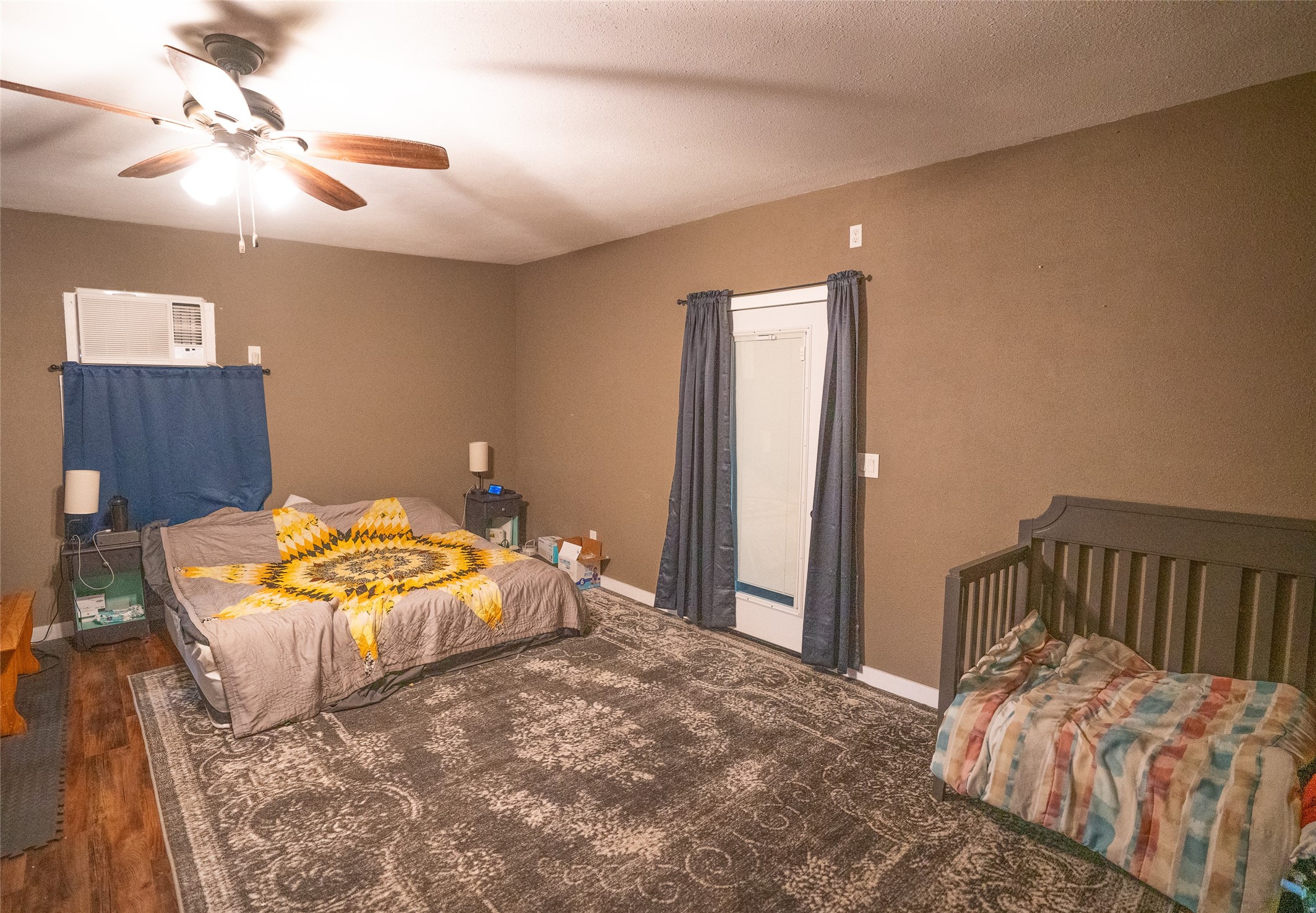 631 W Austin Paris TX 75460