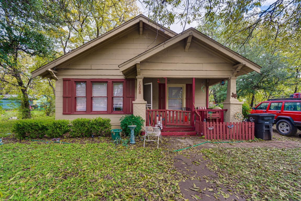 1208 N Wilhite Street Cleburne TX 76031