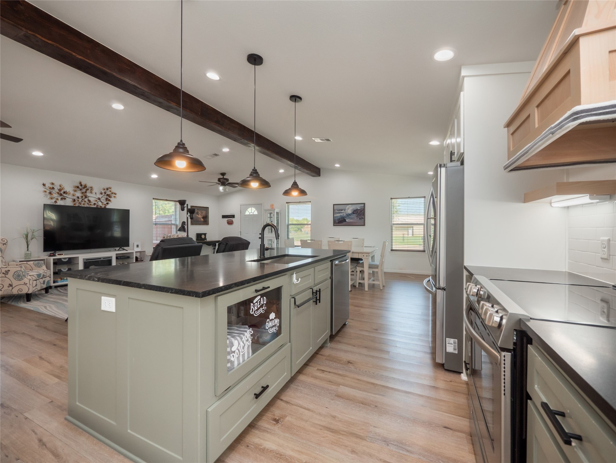 614 W 3rd Street Mcgregor TX 76657