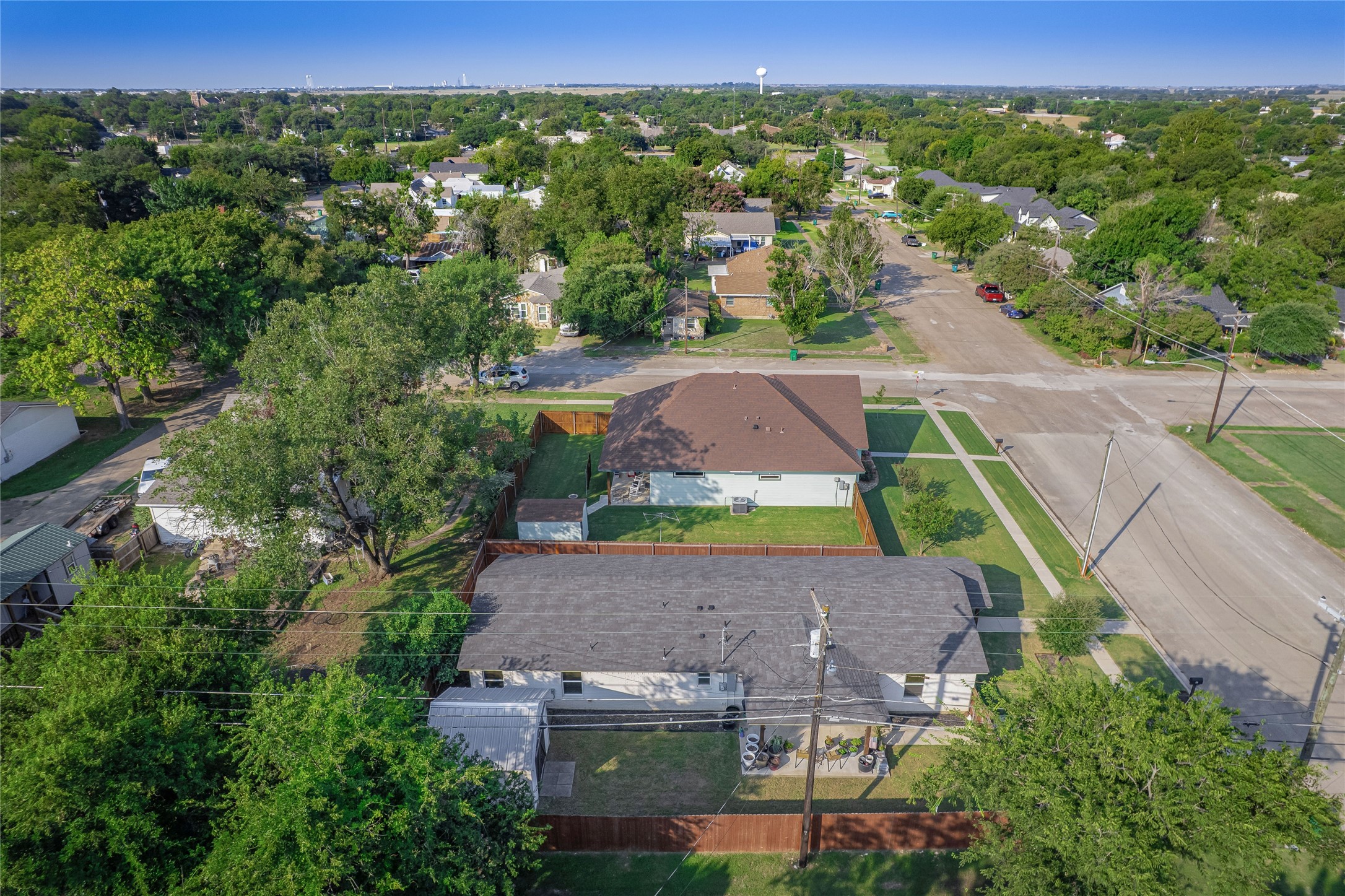 614 W 3rd Street Mcgregor TX 76657