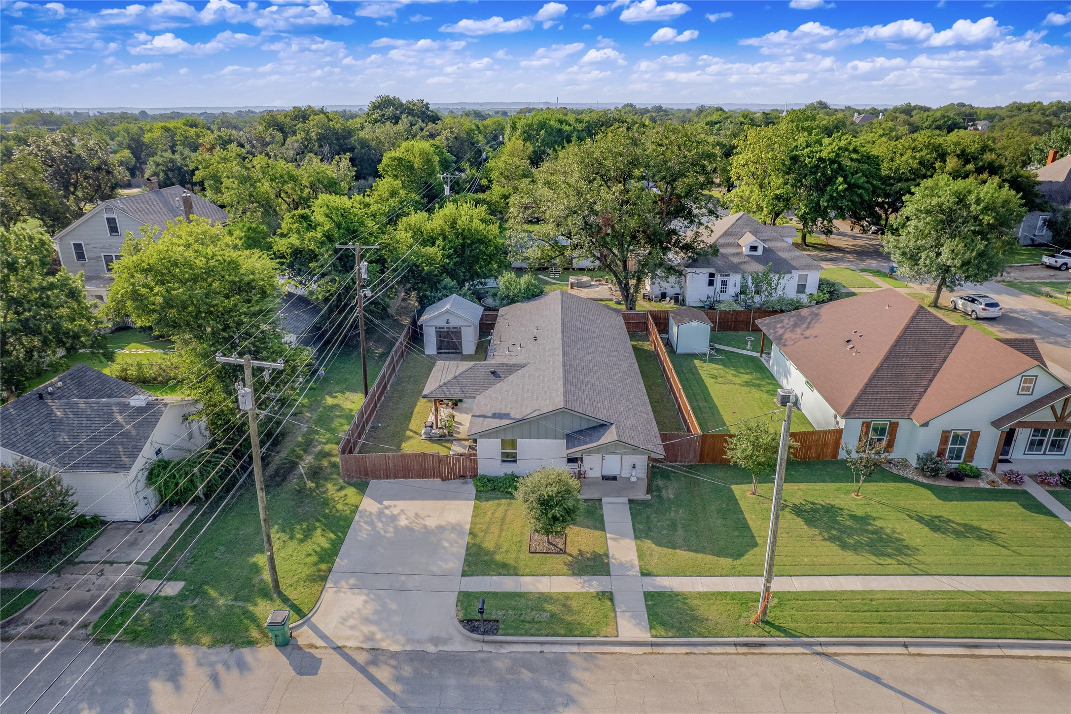 614 W 3rd Street Mcgregor TX 76657
