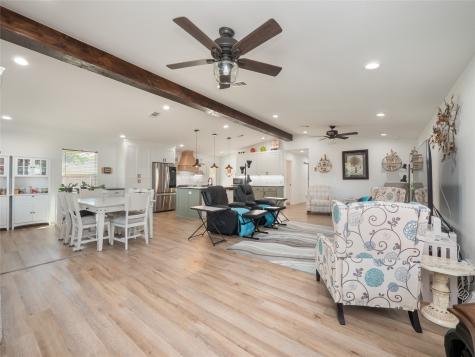 614 W 3rd Street Mcgregor TX 76657