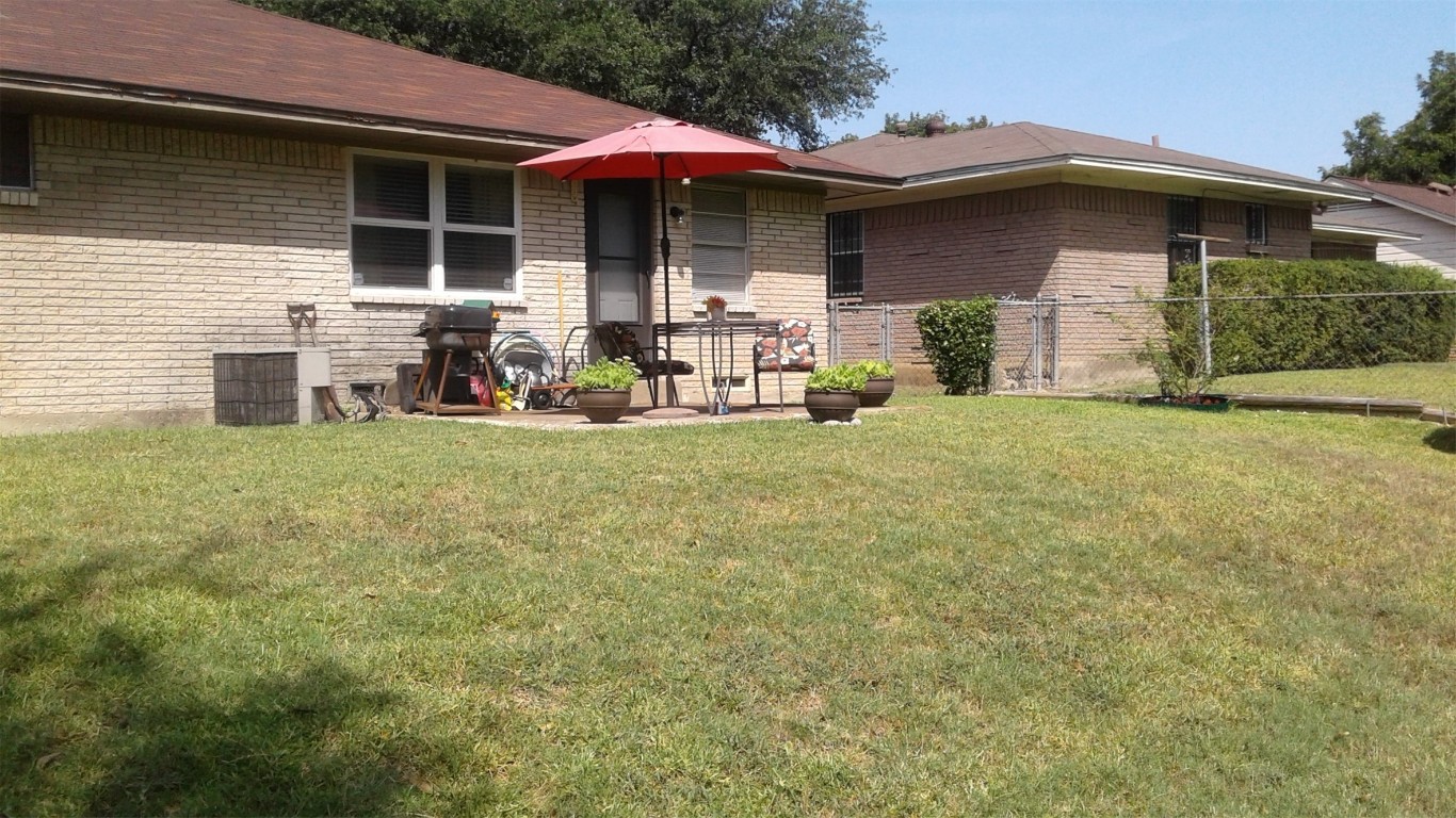4302 Southern Hills Drive Dallas TX 75216