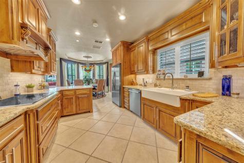 401 Canyon Creek Trail Fort Worth TX 76112