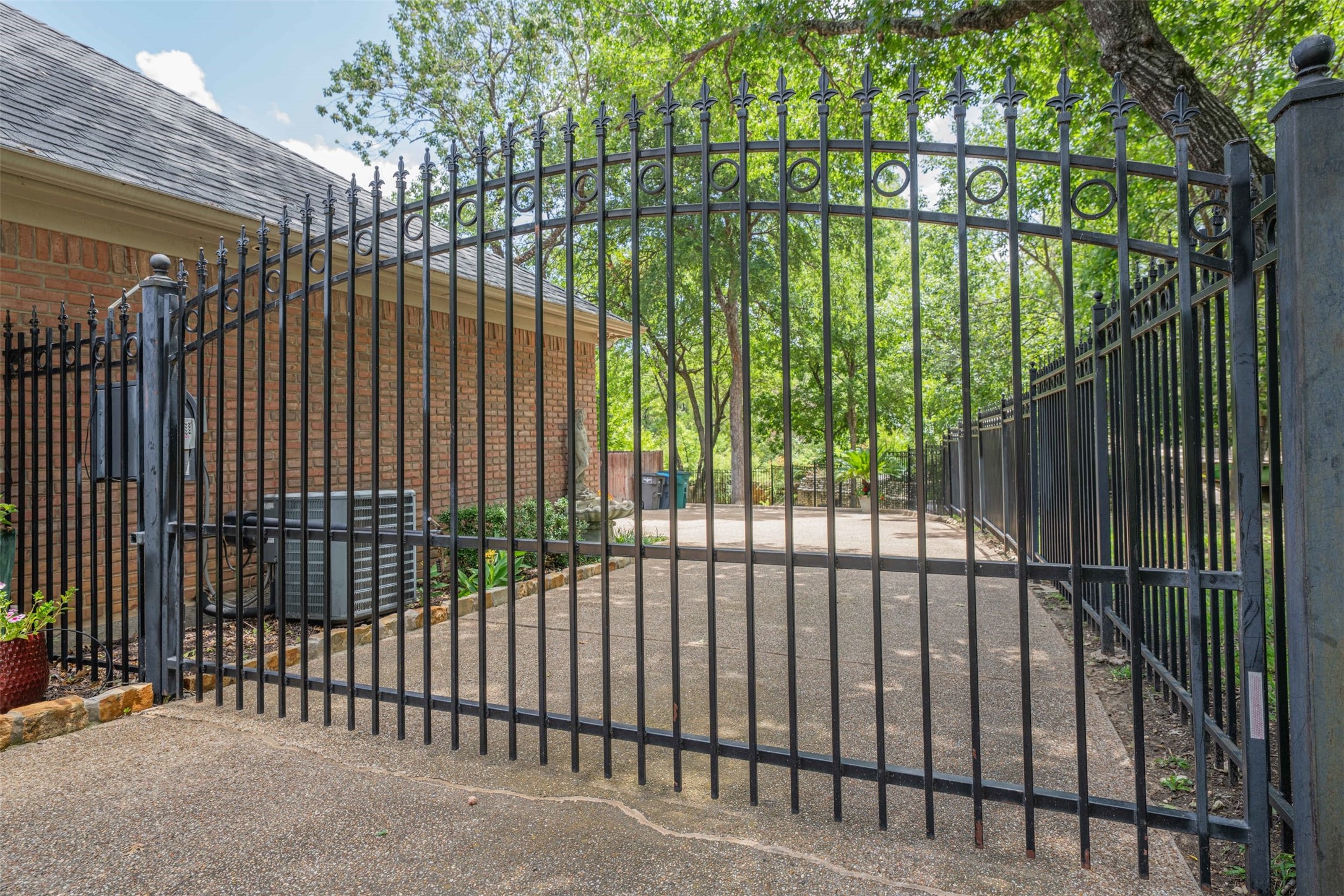 401 Canyon Creek Trail Fort Worth TX 76112